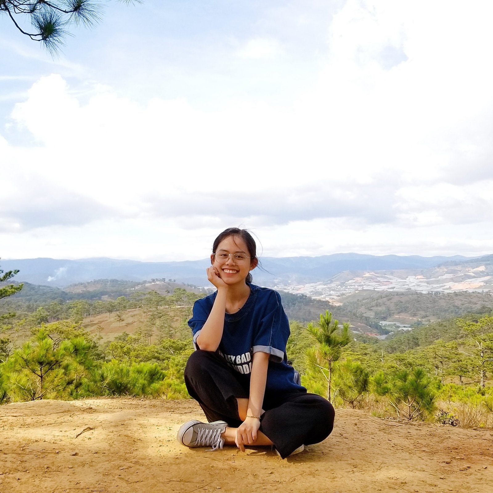Xin chào, mình là Uyên, sống tại Đà Nẵng 👋